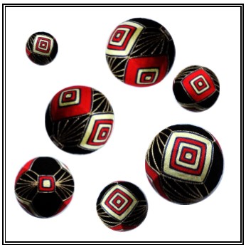 Initiation &agrave; une technique japonaise qui consiste &agrave; broder la surface d'une balle.