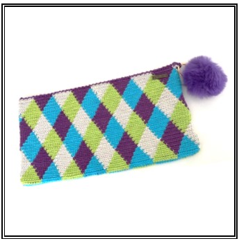 Permet de r&eacute;aliser une trousse en s'initiant au crochet colombien