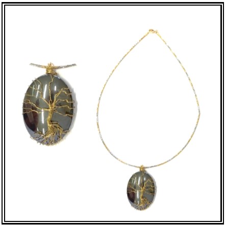 Réaliser sur une pierre semi-précieuse un arbre de vie avec du fil de cuivre. Réaliser sur une pierre semi-précieuse un arbre de vie avec du fil de cuivre.