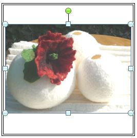 Avec un peu de fibres de laine, de l'eau et du savon, gr&acirc;ce au frottement de vos mains, vous transformerez la mati&egrave;re en une cr&eacute;ation personnelle